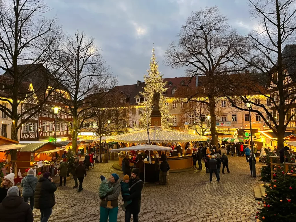 Bensheimer Weihnachtsmarkt - Jahreszeiten regional erleben