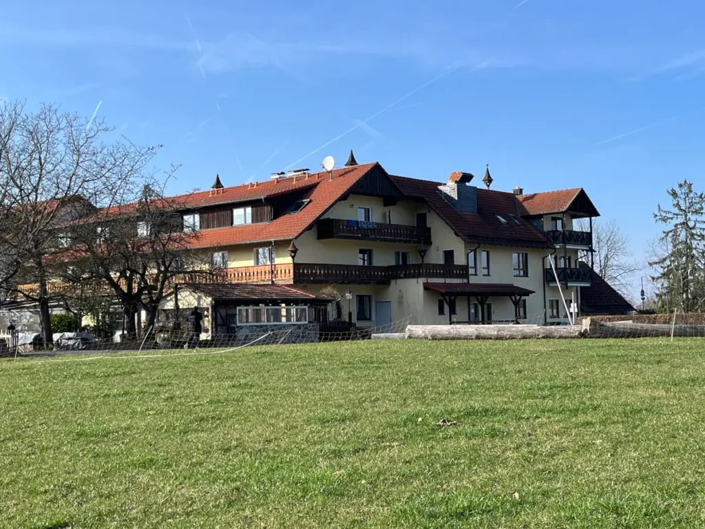Kuralpe Kreuzhof - Lautertal - Ansicht von der Wiese
